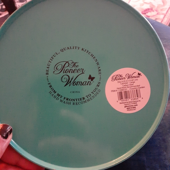 GORGEOUS NEW PIONEER WOMAN 6" Tin Canister. - Picture 3 of 4
